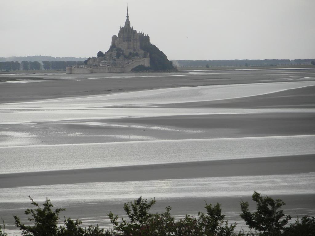 Villa Les Hirondelles De La Baie Vains Esterno foto